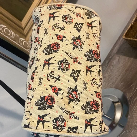 Cream Floral Print Shoulder Bag - Picture 5 of 8